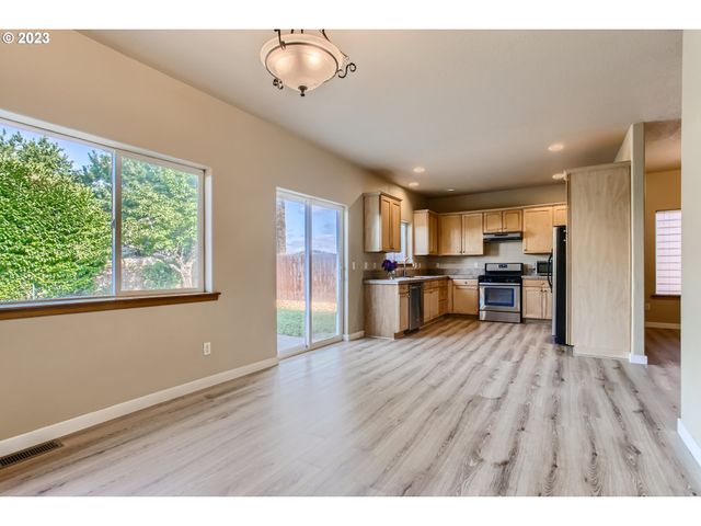 4207 Se 90TH Ave, Portland, OR 97266