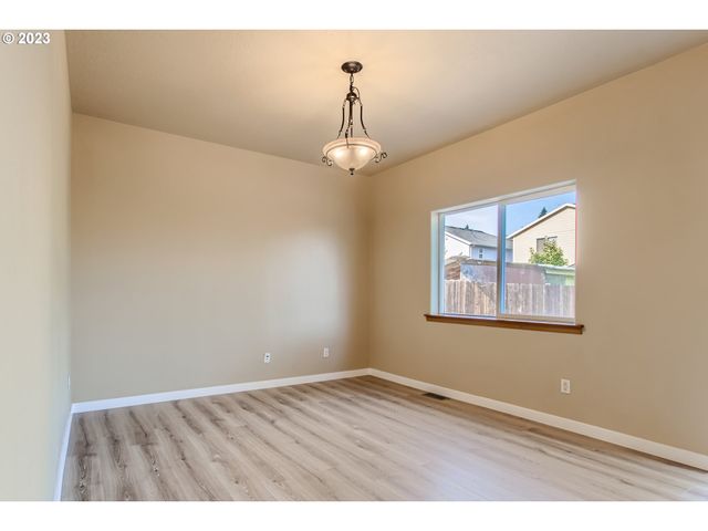 4207 Se 90TH Ave, Portland, OR 97266