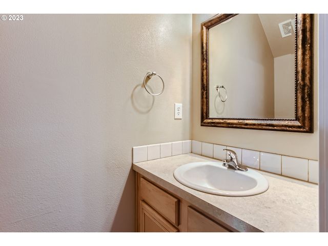 4207 Se 90TH Ave, Portland, OR 97266