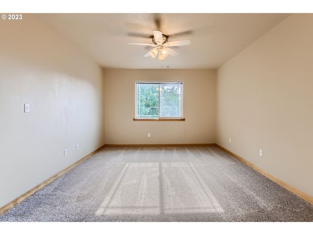 4207 Se 90TH Ave, Portland, OR 97266