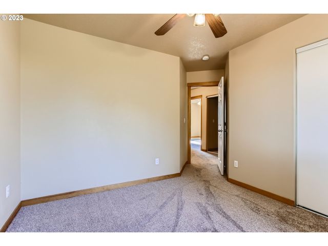 4207 Se 90TH Ave, Portland, OR 97266