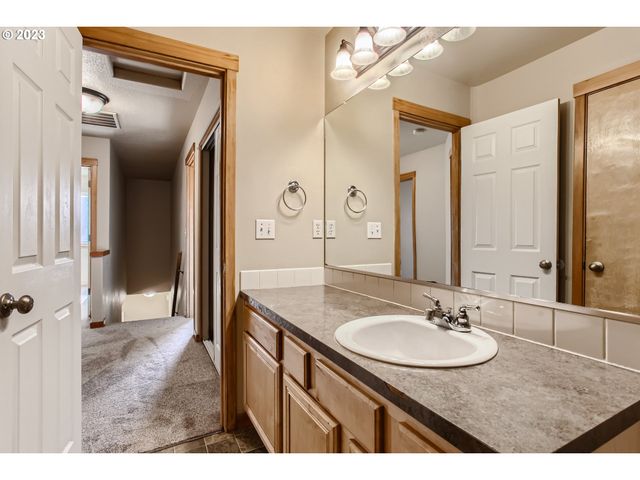 4207 Se 90TH Ave, Portland, OR 97266