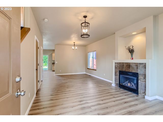 4207 Se 90TH Ave, Portland, OR 97266
