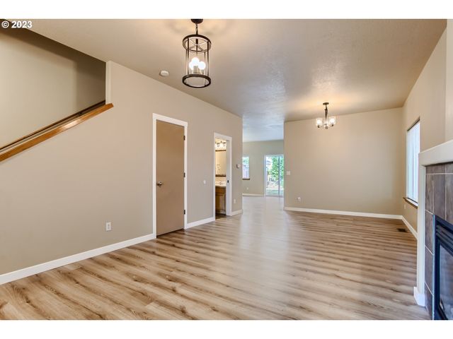 4207 Se 90TH Ave, Portland, OR 97266