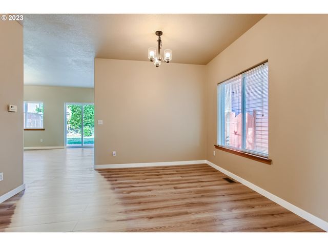 4207 Se 90TH Ave, Portland, OR 97266
