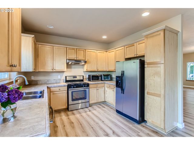 4207 Se 90TH Ave, Portland, OR 97266
