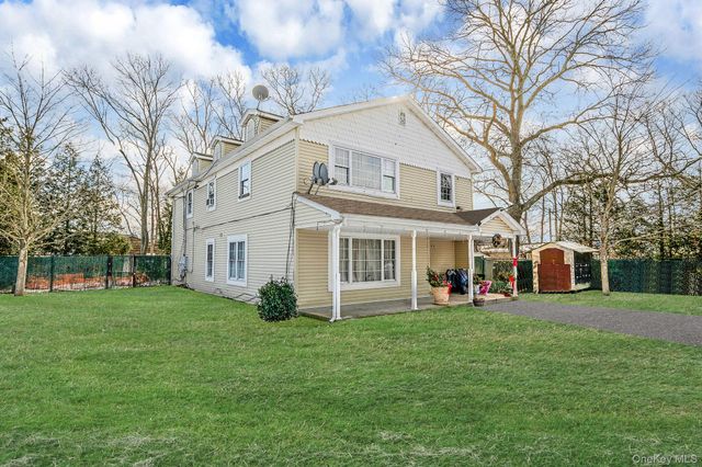 78 Eleanor Avenue, Mastic, NY 11950