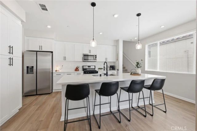 1927 S Apple Tree, San Bernardino, CA 92408