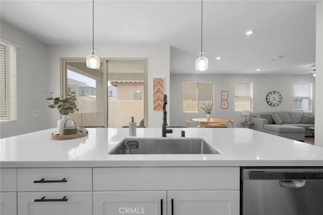 1927 S Apple Tree, San Bernardino, CA 92408