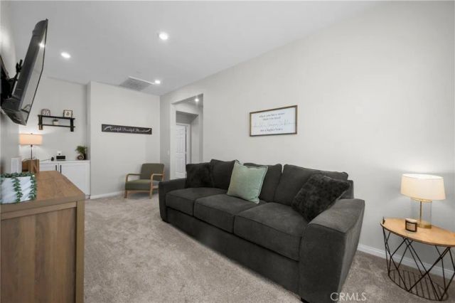 1927 S Apple Tree, San Bernardino, CA 92408