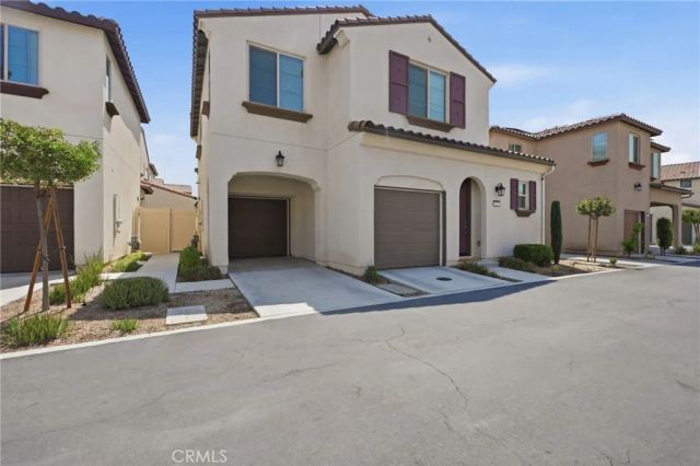 1927 S Apple Tree, San Bernardino, CA 92408