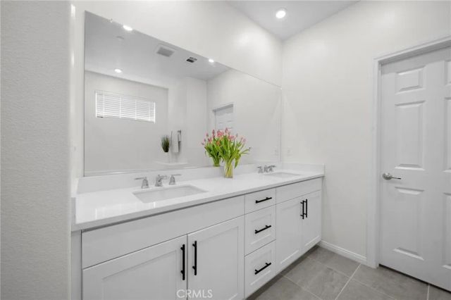 1927 S Apple Tree, San Bernardino, CA 92408