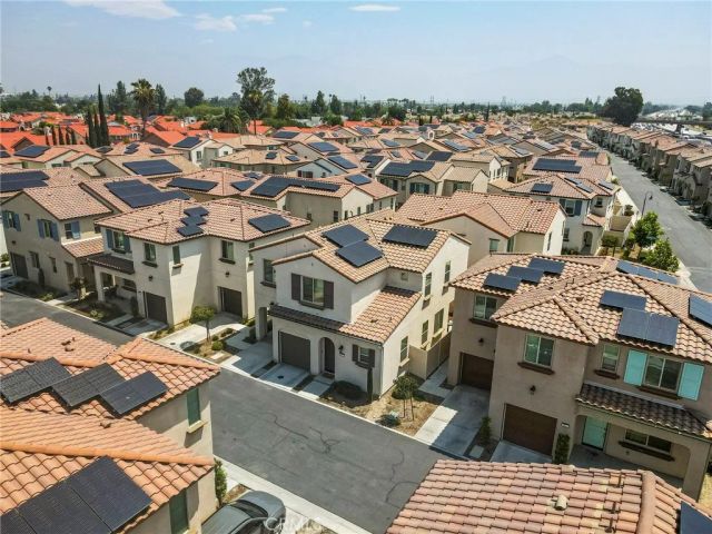 1927 S Apple Tree, San Bernardino, CA 92408