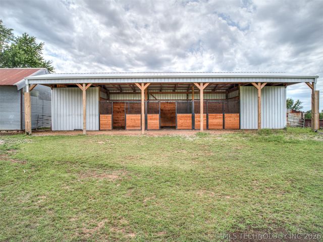 5000 Hwy 16, Beggs, OK 74421