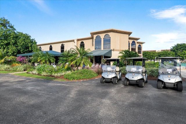 6698 10th Avenue N 305, Lake Worth, FL 33461