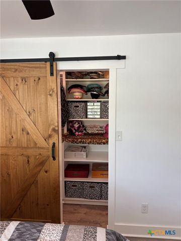 264 Live Oak Drive, Inez, TX 77968