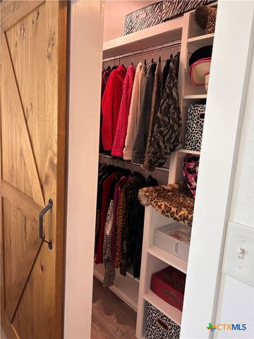 264 Live Oak Drive, Inez, TX 77968