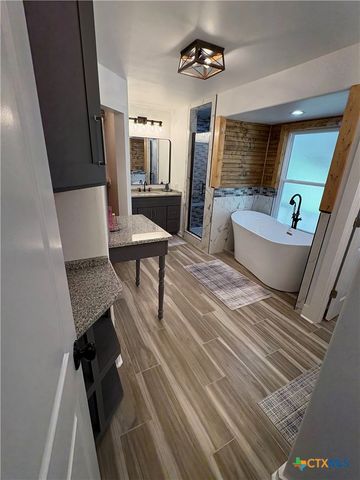 264 Live Oak Drive, Inez, TX 77968