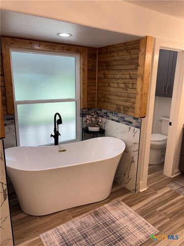 264 Live Oak Drive, Inez, TX 77968