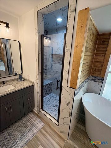 264 Live Oak Drive, Inez, TX 77968