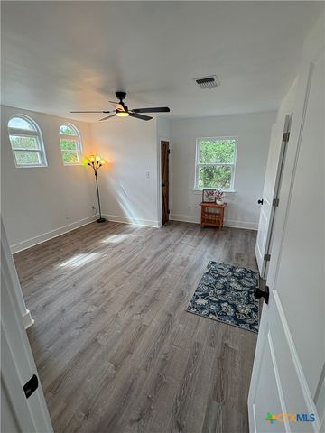 264 Live Oak Drive, Inez, TX 77968