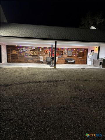 264 Live Oak Drive, Inez, TX 77968