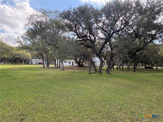 264 Live Oak Drive, Inez, TX 77968