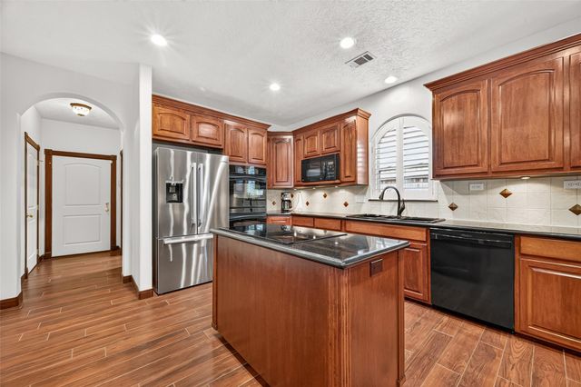 5956 Whispering Lakes Drive, Katy, TX 77493