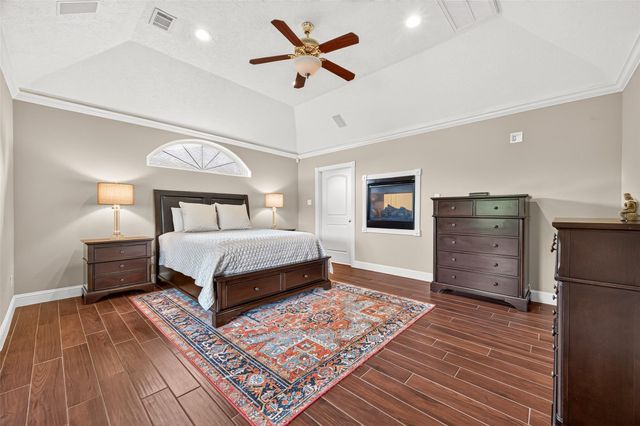 5956 Whispering Lakes Drive, Katy, TX 77493