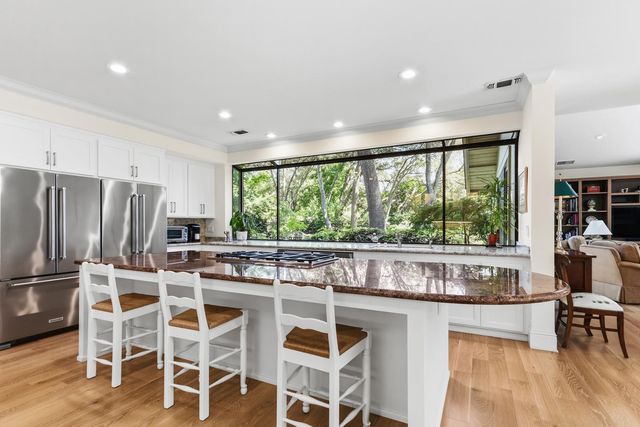 11473 Huntington Village Ln, Gold River, CA 95670