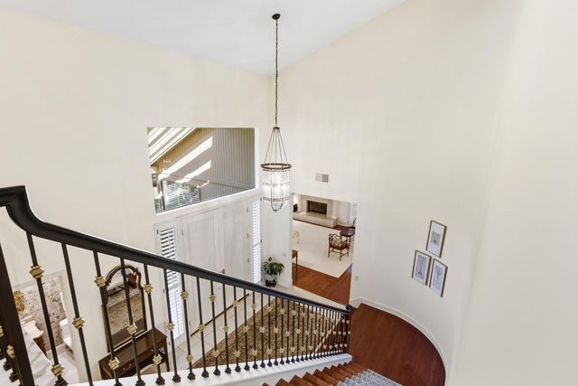 11473 Huntington Village Ln, Gold River, CA 95670