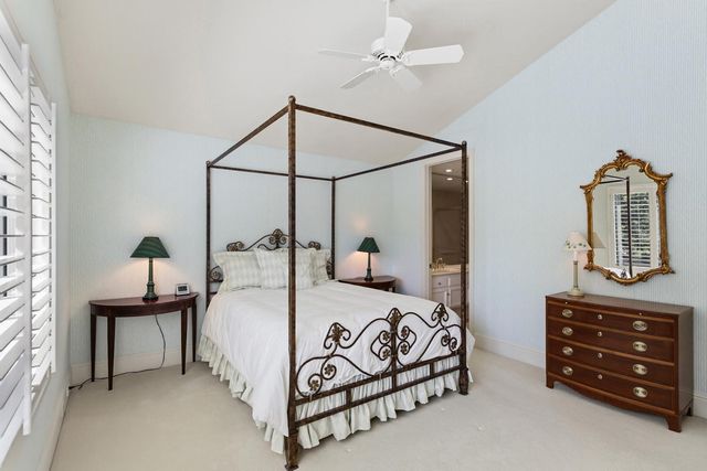 11473 Huntington Village Ln, Gold River, CA 95670
