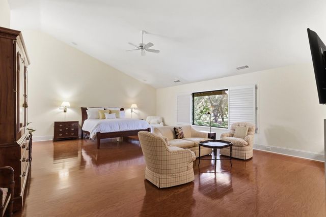 11473 Huntington Village Ln, Gold River, CA 95670