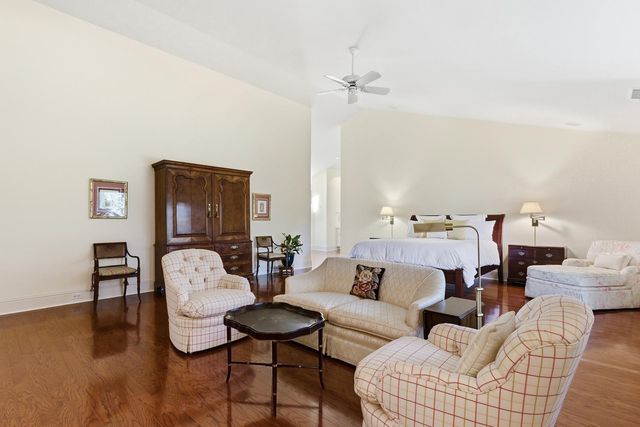 11473 Huntington Village Ln, Gold River, CA 95670