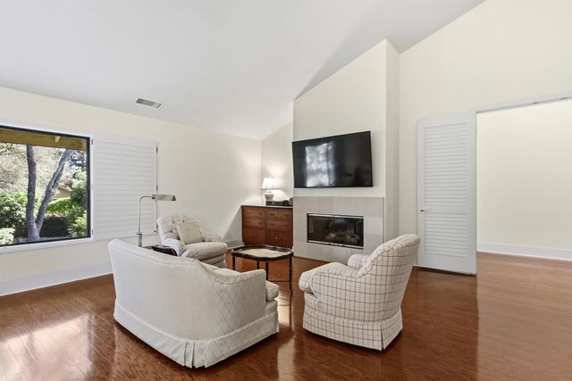 11473 Huntington Village Ln, Gold River, CA 95670