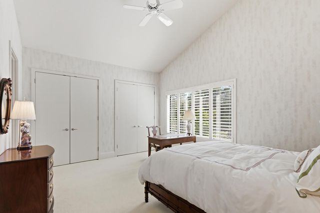 11473 Huntington Village Ln, Gold River, CA 95670
