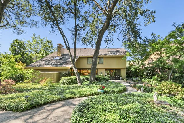11473 Huntington Village Ln, Gold River, CA 95670