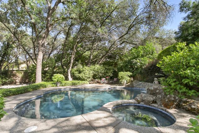 11473 Huntington Village Ln, Gold River, CA 95670
