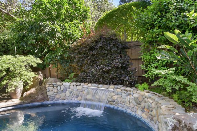 11473 Huntington Village Ln, Gold River, CA 95670