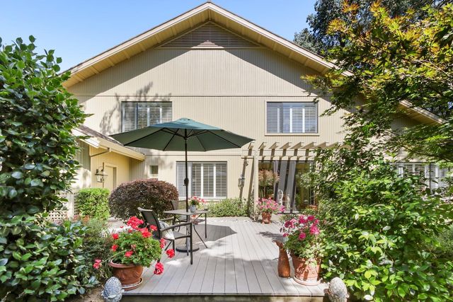 11473 Huntington Village Ln, Gold River, CA 95670