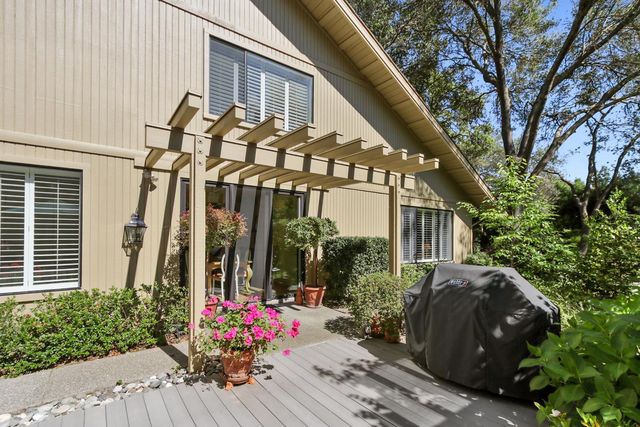 11473 Huntington Village Ln, Gold River, CA 95670