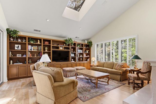 11473 Huntington Village Ln, Gold River, CA 95670