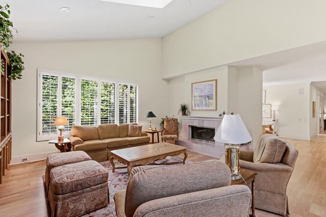 11473 Huntington Village Ln, Gold River, CA 95670