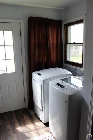 432 Lakin ST, Osage City, KS 66523