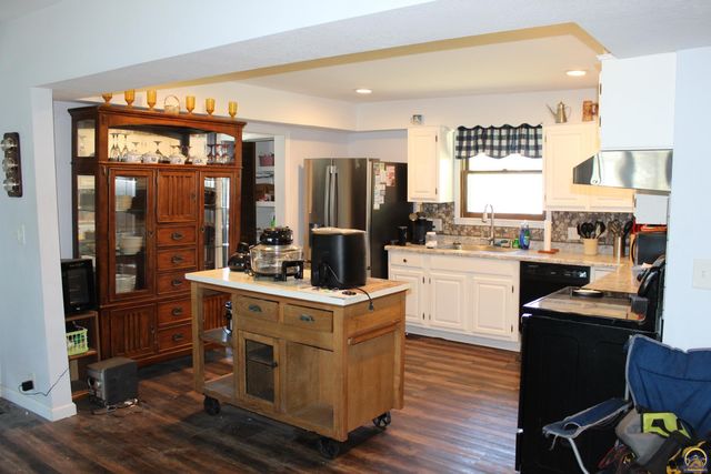 432 Lakin ST, Osage City, KS 66523