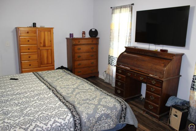 432 Lakin ST, Osage City, KS 66523