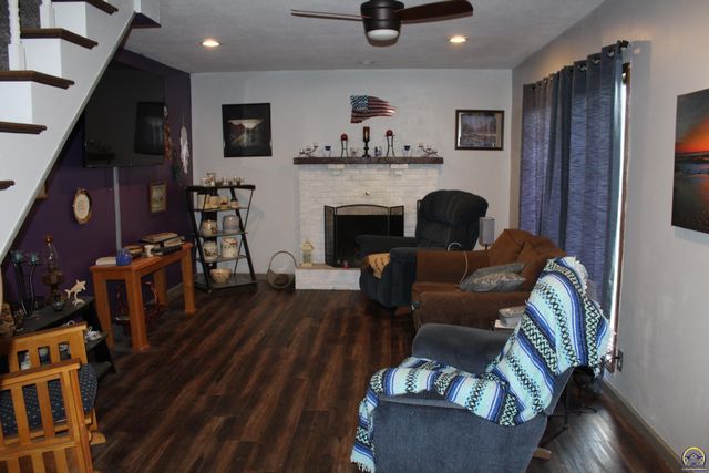 432 Lakin ST, Osage City, KS 66523