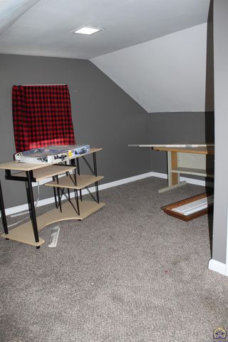 432 Lakin ST, Osage City, KS 66523