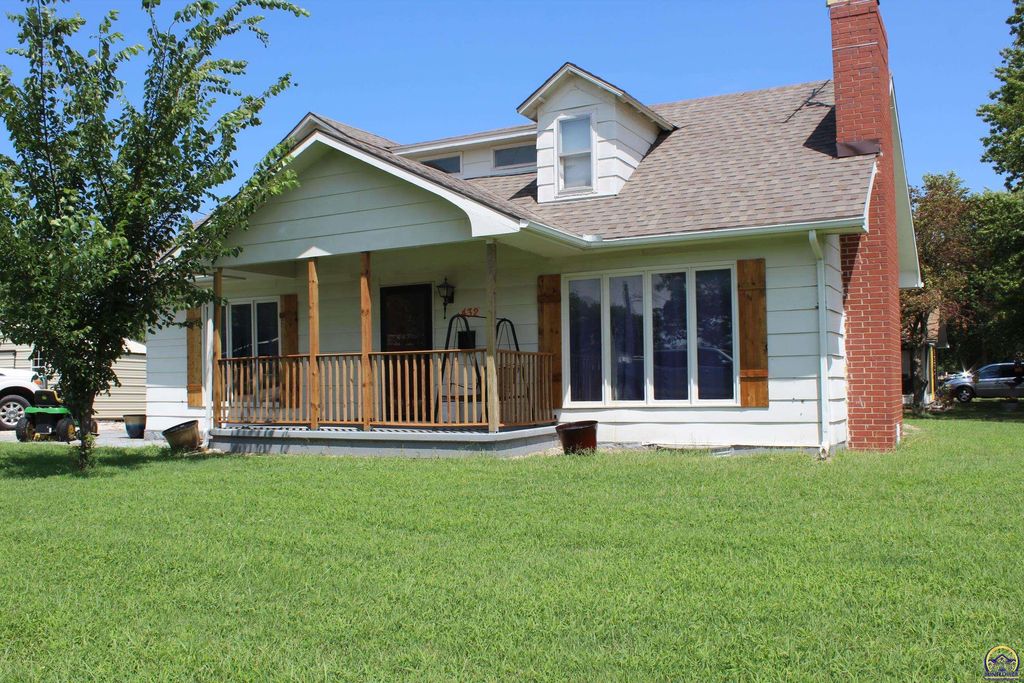 432 Lakin ST, Osage City, KS 66523