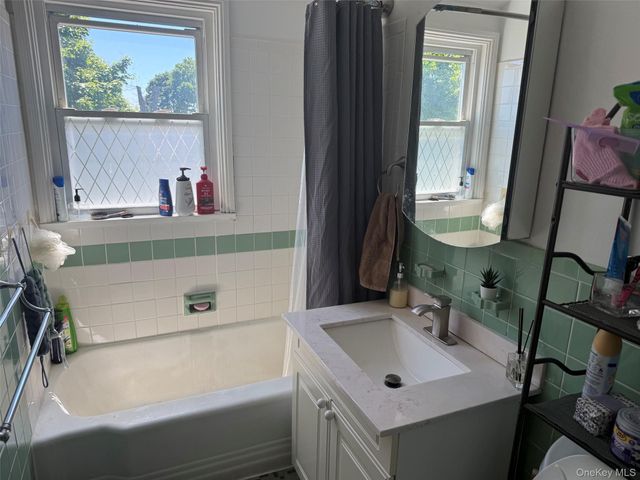 556 Westchester Avenue, Port Chester, NY 10573